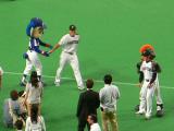 ドアラと仲良し