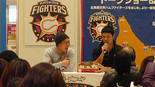 ヨーヘー(金子洋平選手)と、スーパーゴリ(佐藤吉宏選手)