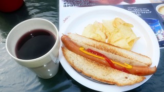 グリューワインとソーセージサン
