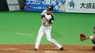 小田がきれいにヒットを打ち